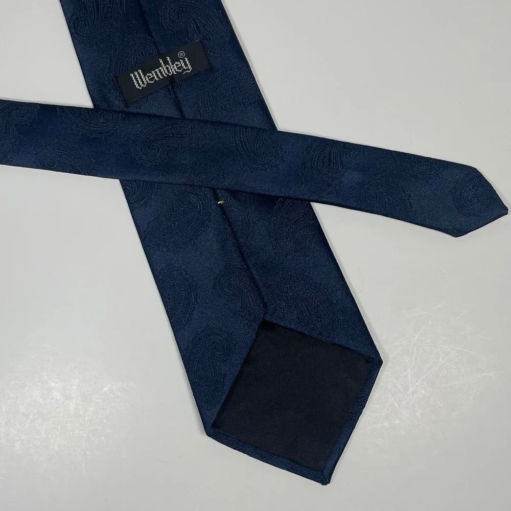 Vintage Wembley Paisley Necktie Tie Navy Blue Silk Blend Made in USA Classic